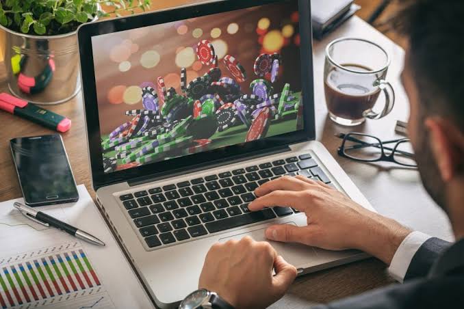 Το Καλύτερο Online Καζίνο Ανακαλύψτε την Απόλαυση του Να Παίζετε Από Οπουδήποτε